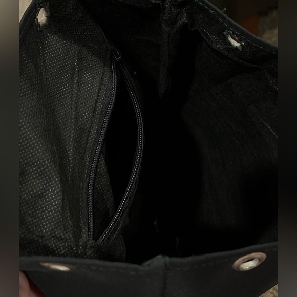 Brimuda Black Multi-Pocket Convertible Bucket Style Backpack/Sling Bag; Medium - Picture 6 of 11